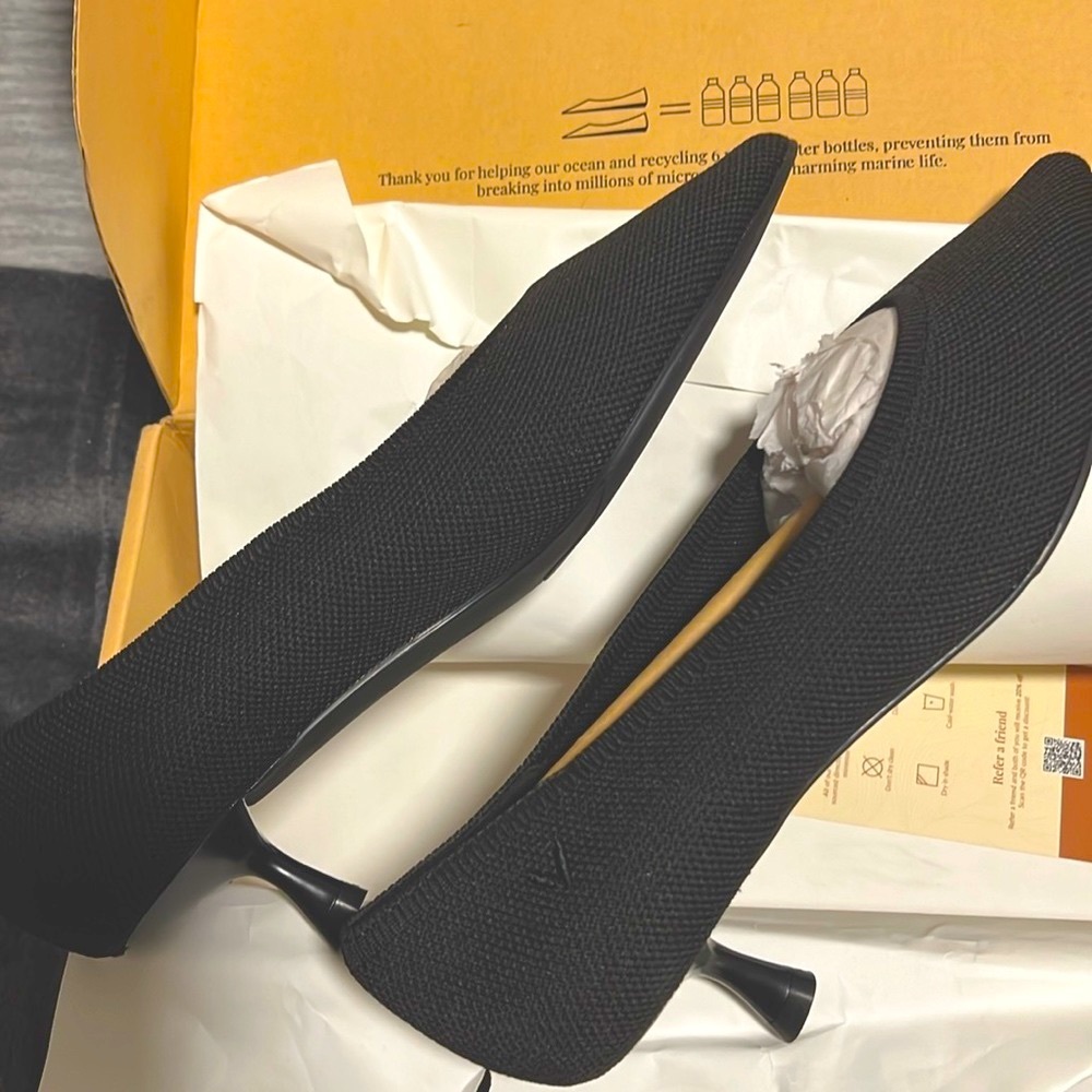 Vivaia black kitten heels NEW!!!